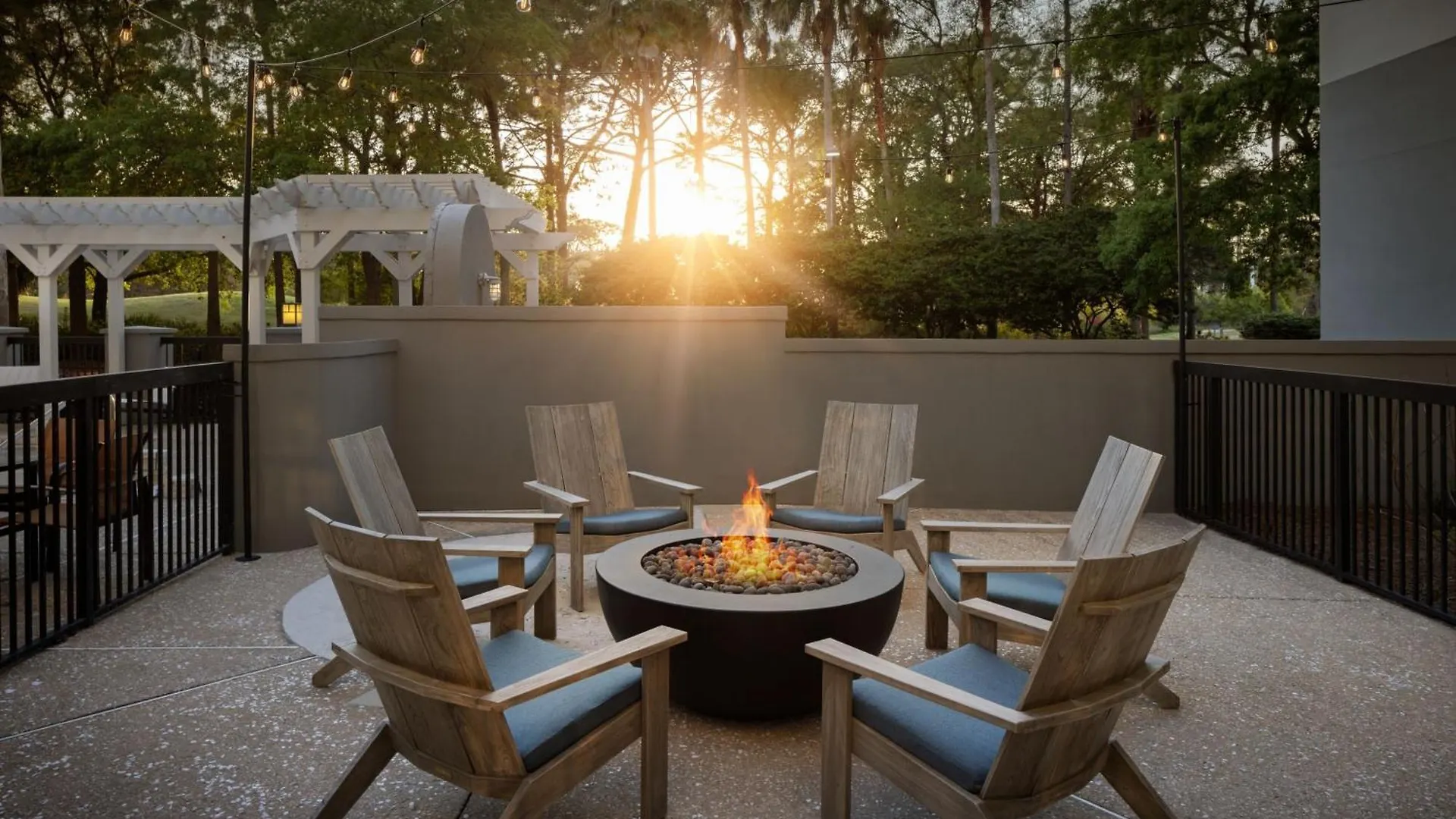 Courtyard By Marriott Sandestin At Grand Boulevard Мирамар-Бич Отель