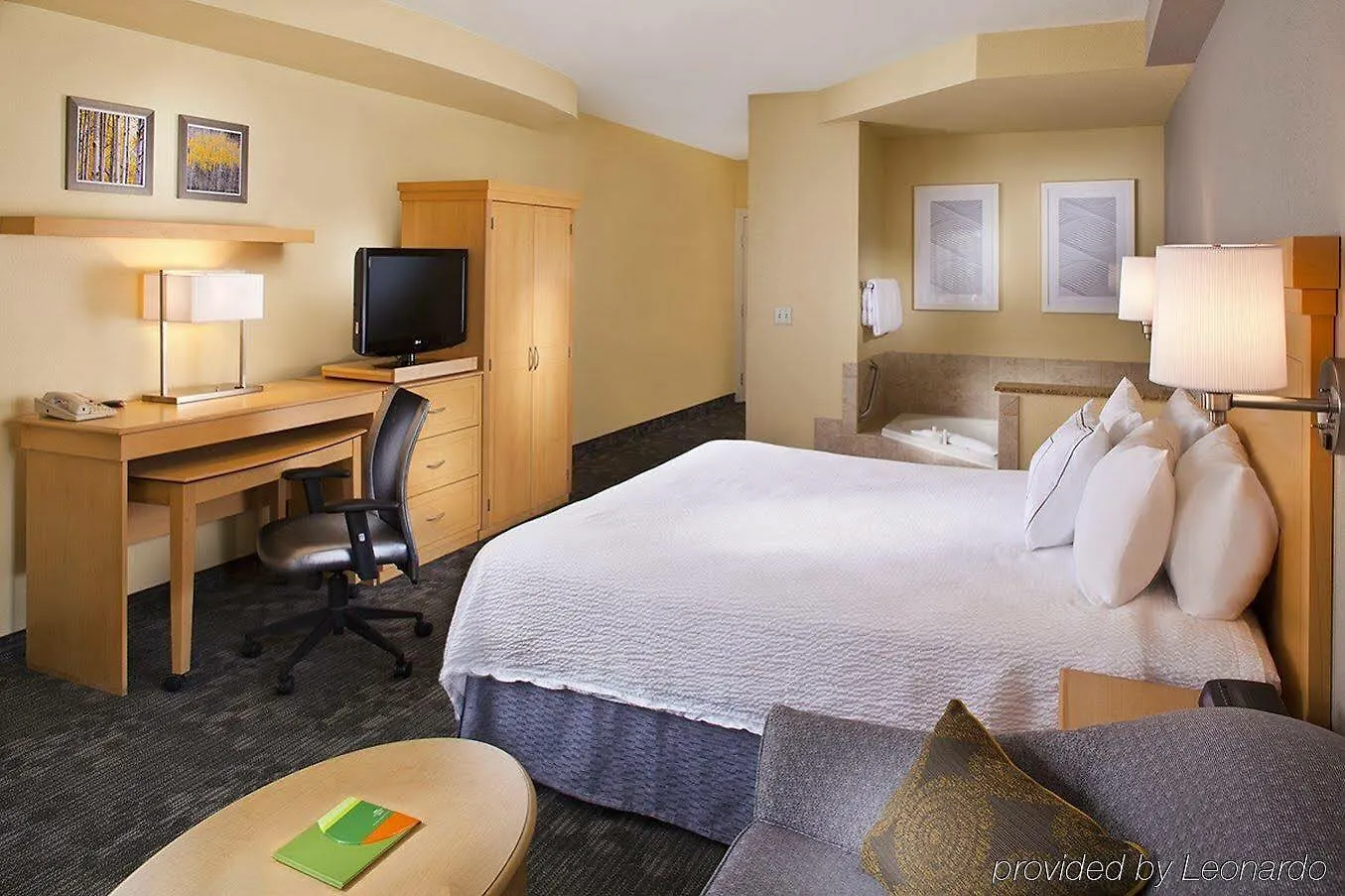Courtyard By Marriott Sandestin At Grand Boulevard Мирамар-Бич